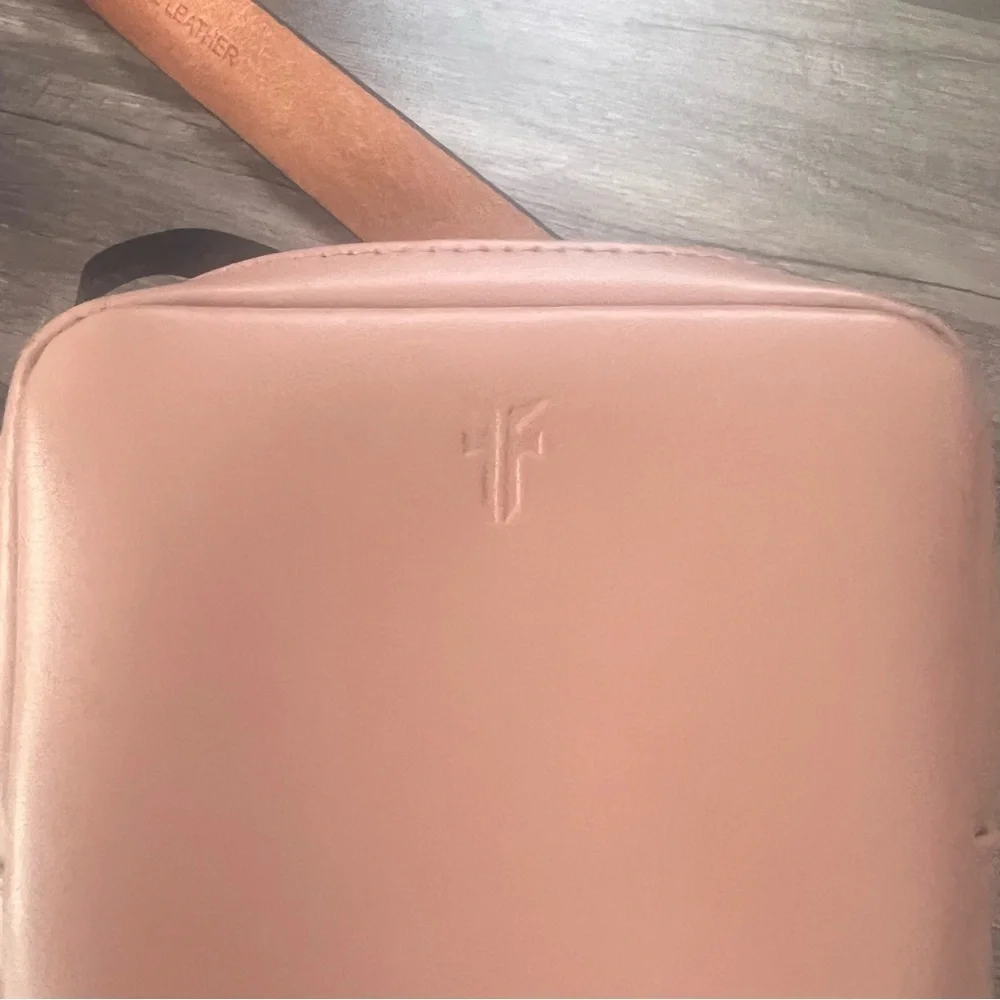 Frye EUC Blush 100% Leather Belt‎ Bag Size S/M